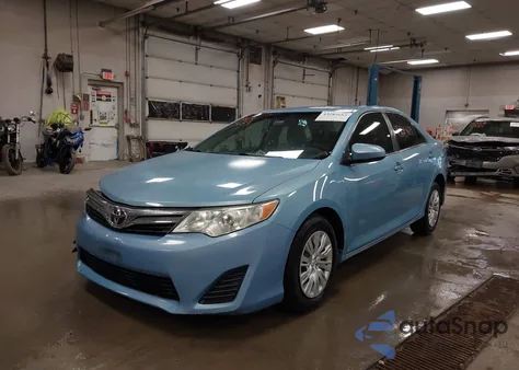 2013 Toyota Camry Le z USA, uszkodzony, nr VIN 4T1BF1FK0DU690686